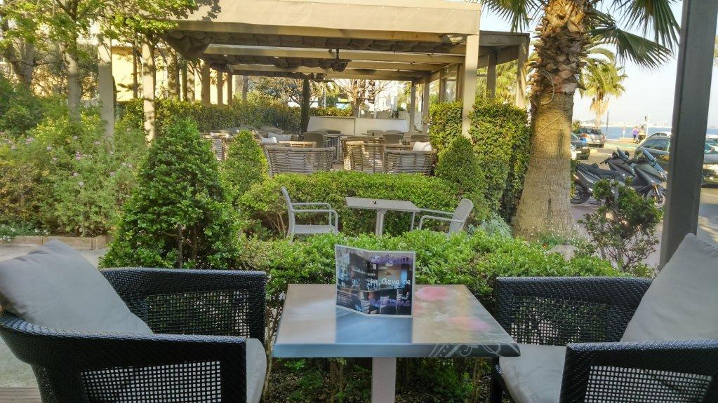 Hotel Royalmar Cagnes-sur-Mer Exterior photo