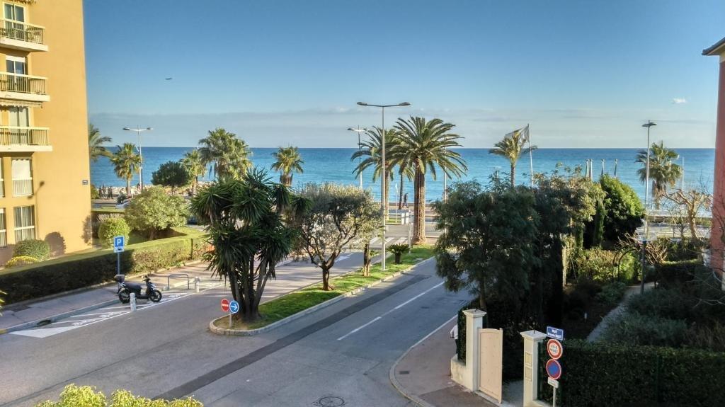 Hotel Royalmar Cagnes-sur-Mer Exterior photo