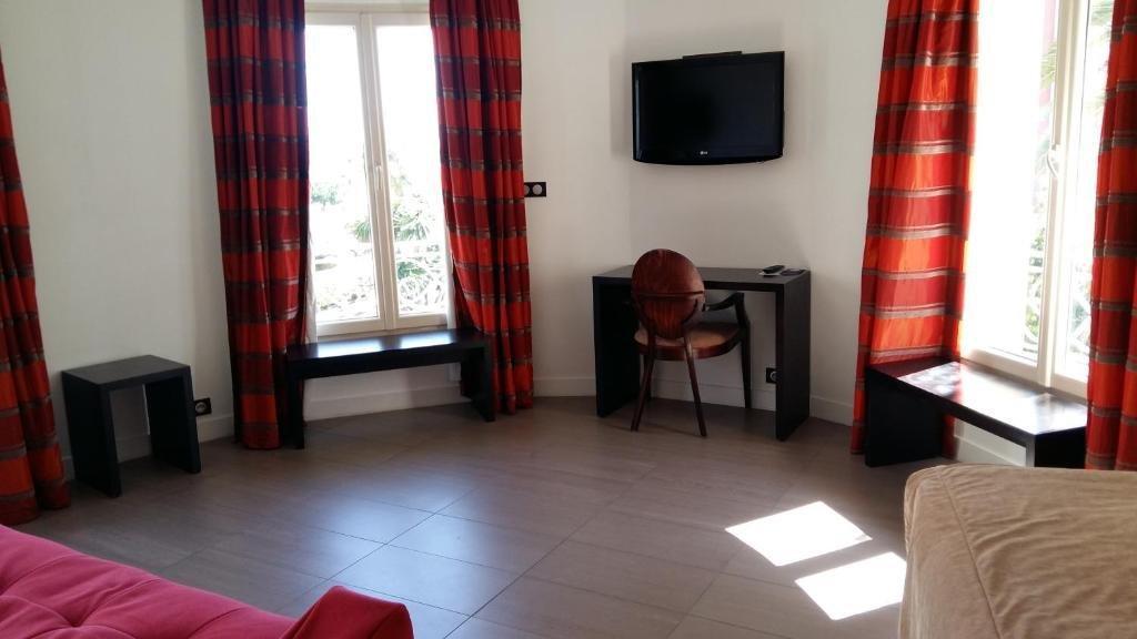 Hotel Royalmar Cagnes-sur-Mer Exterior photo