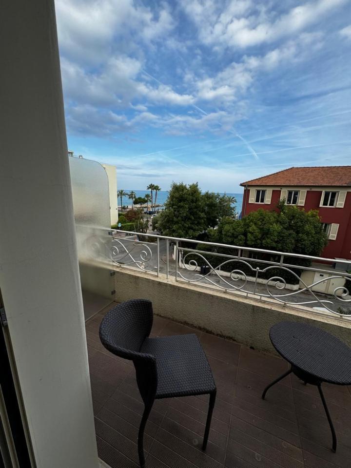 Hotel Royalmar Cagnes-sur-Mer Exterior photo